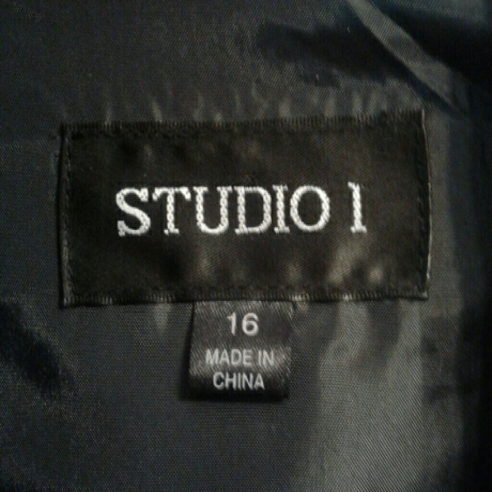 Studio 1 Lightweight Jacket - Picture 4 of 4